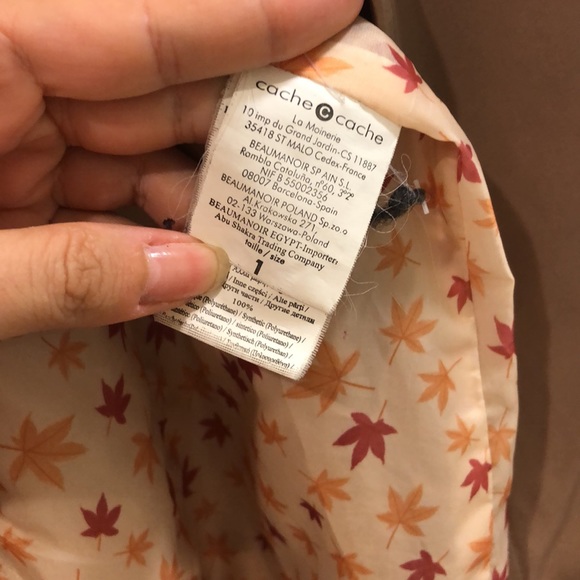 Trench coat, size S color tan. - Picture 7 of 8